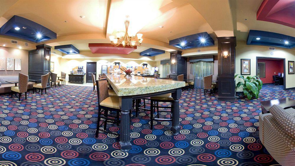 Holiday Inn Express & Suites Huntsville By Ihg Exterior foto