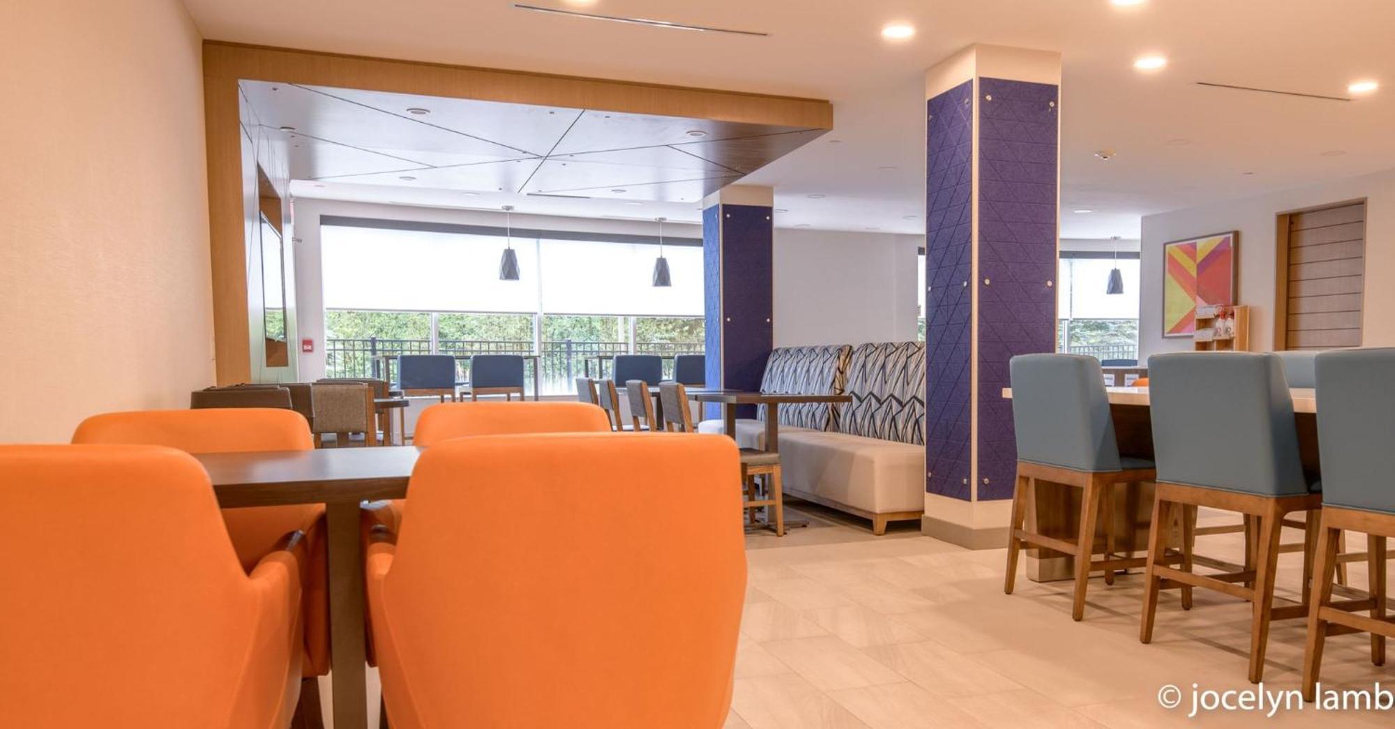 Holiday Inn Express & Suites Huntsville By Ihg Exterior foto